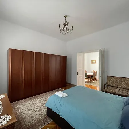 Classical In Historical Building Apartment *